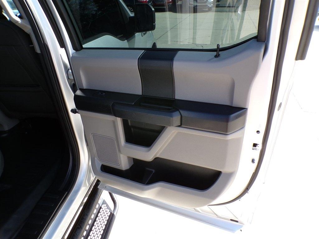 Ford F-150 4WD SuperCrew 145" STX 2018