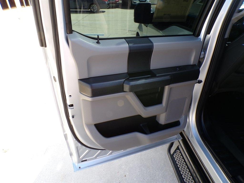 Ford F-150 4WD SuperCrew 145" STX 2018