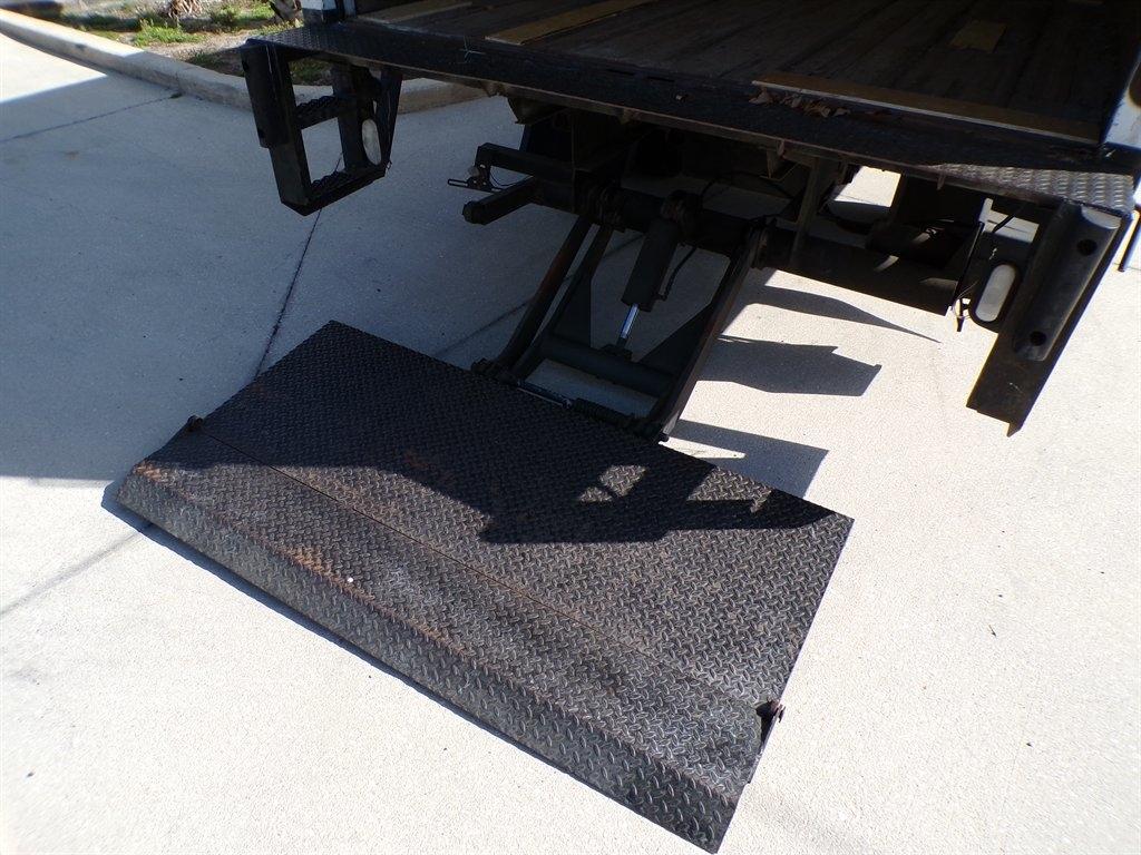 Isuzu W4S042 NPR HD DSL REG 109" WB 14500 GVWR AT OBT AIR PWL 2006