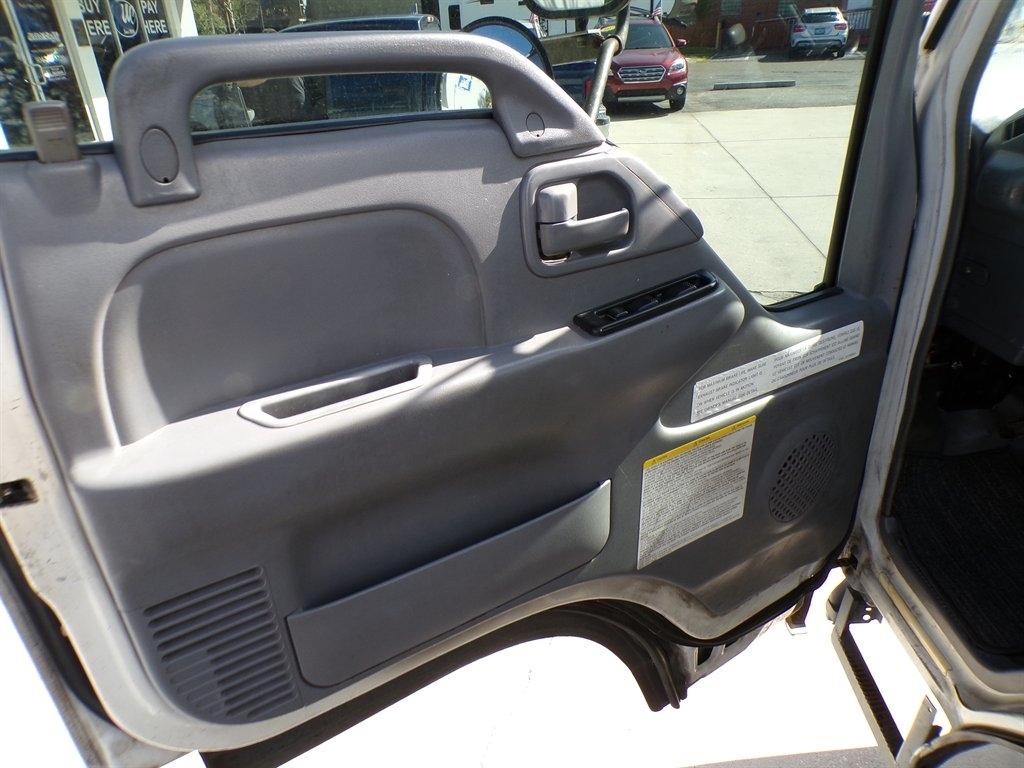 Isuzu W4S042 NPR HD DSL REG 109" WB 14500 GVWR AT OBT AIR PWL 2006