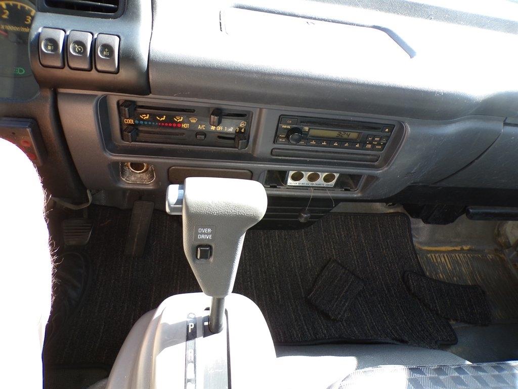 Isuzu W4S042 NPR HD DSL REG 109" WB 14500 GVWR AT OBT AIR PWL 2006