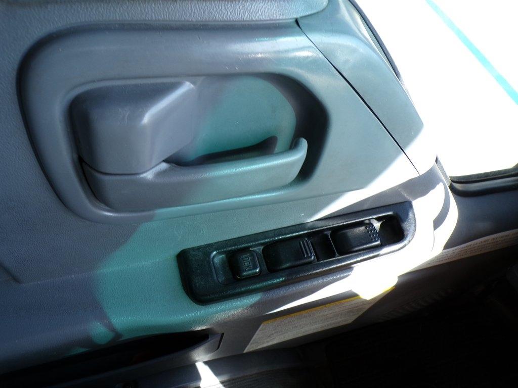 Isuzu W4S042 NPR HD DSL REG 109" WB 14500 GVWR AT OBT AIR PWL 2006