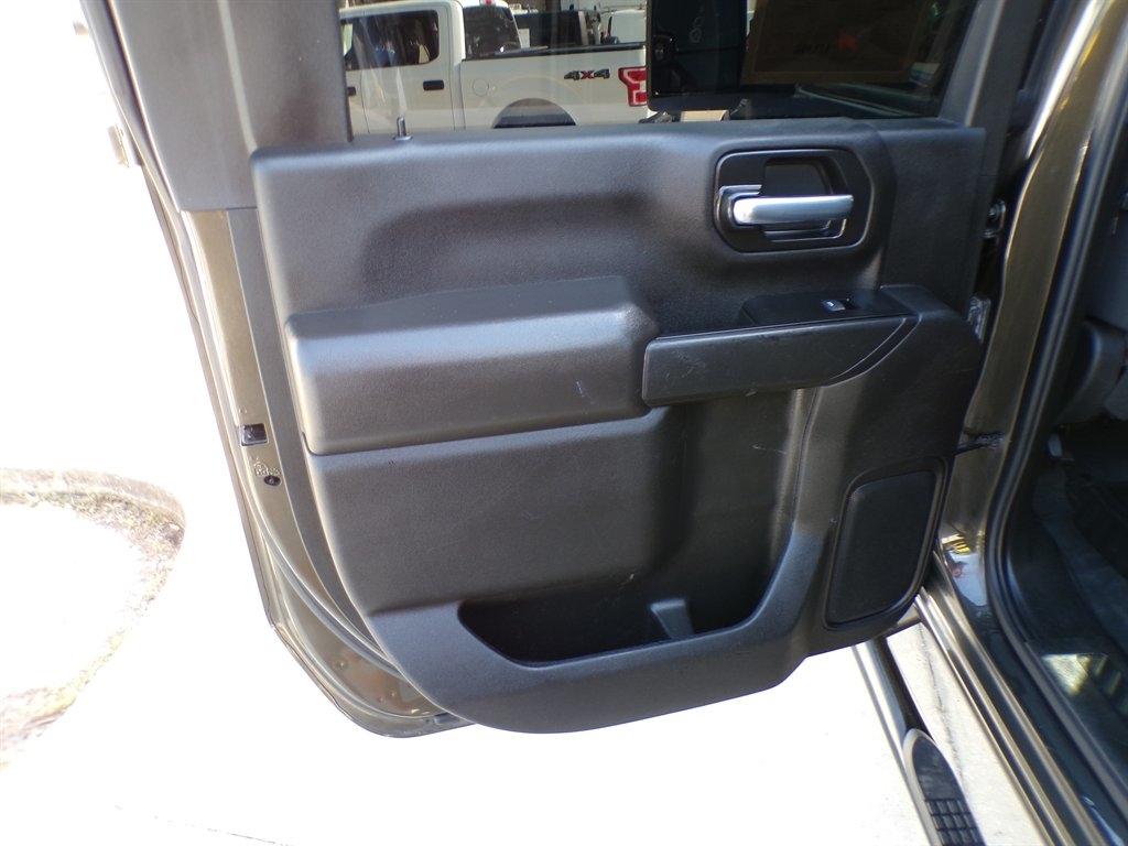 Chevrolet Silverado 2500HD 4WD Crew Cab 159" Custom 2022