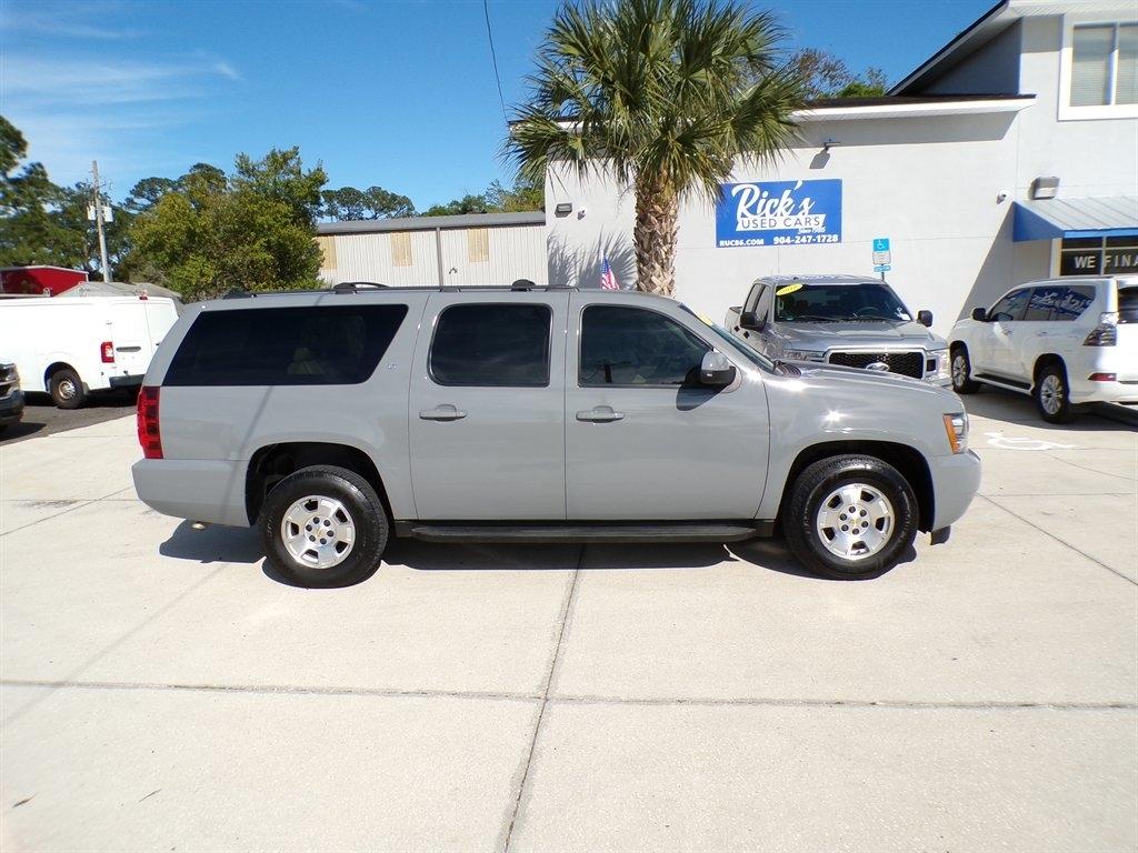 Chevrolet Suburban 2WD 4dr LT 2014