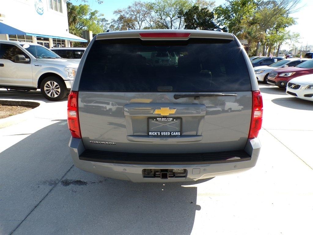 Chevrolet Suburban 2WD 4dr LT 2014