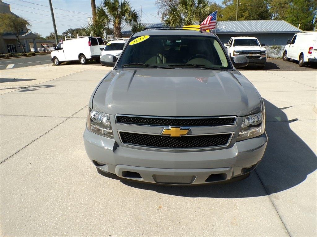 Chevrolet Suburban 2WD 4dr LT 2014