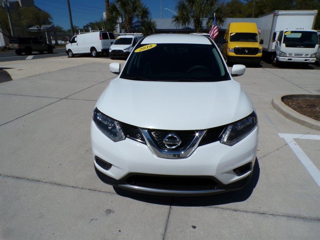 Nissan Rogue FWD 4dr SV 2016
