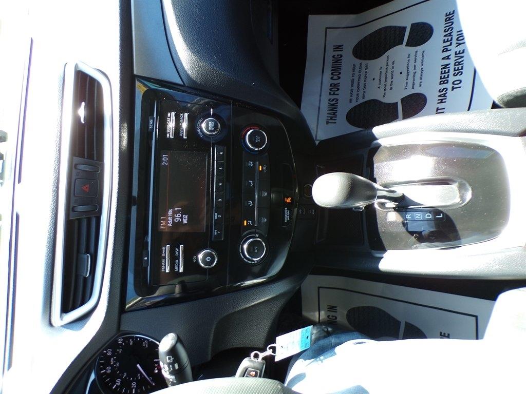 Nissan Rogue FWD 4dr SV 2016