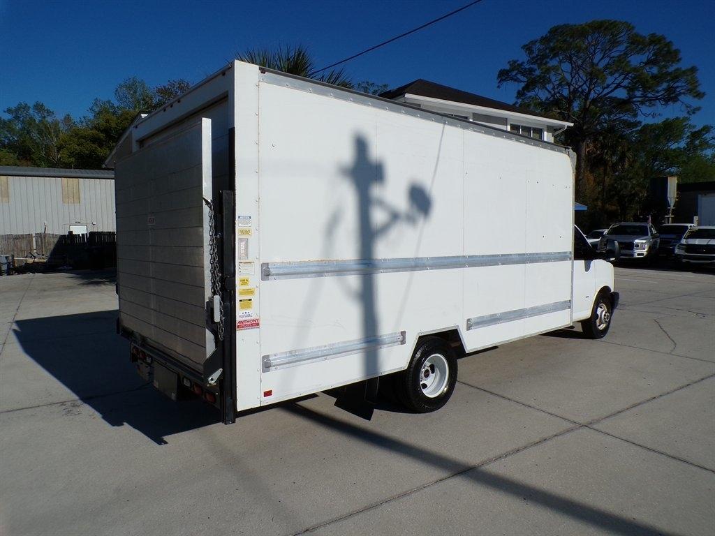 GMC Savana Commercial Cutaway 3500 Van 177" 2018