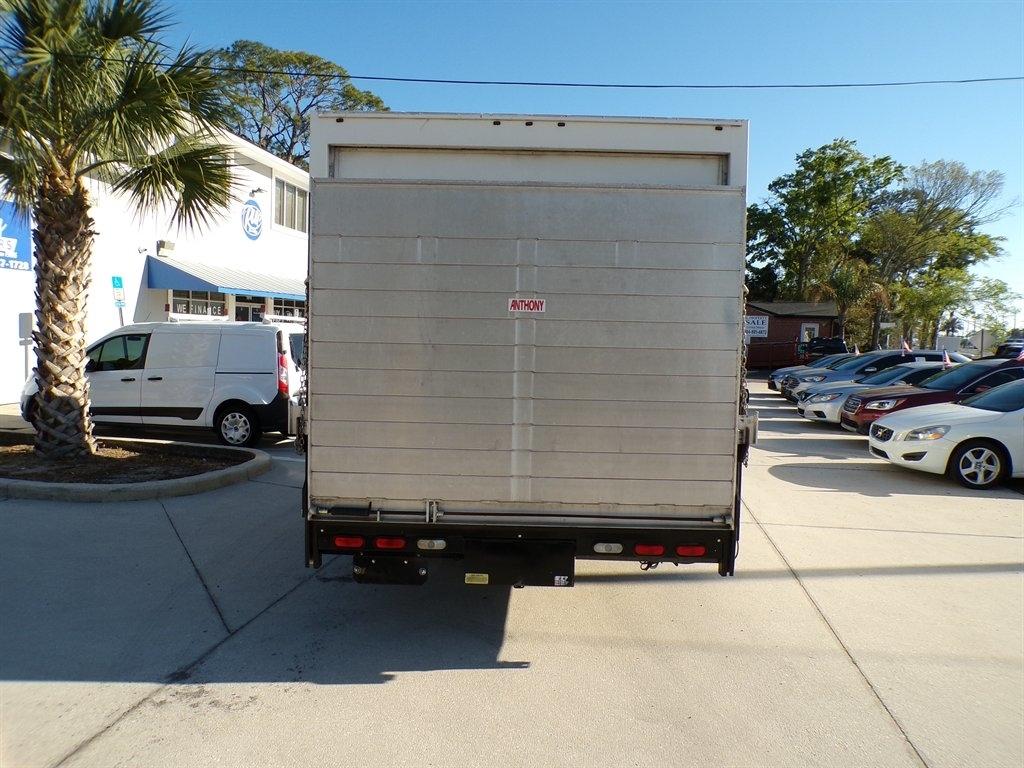 GMC Savana Commercial Cutaway 3500 Van 177" 2018