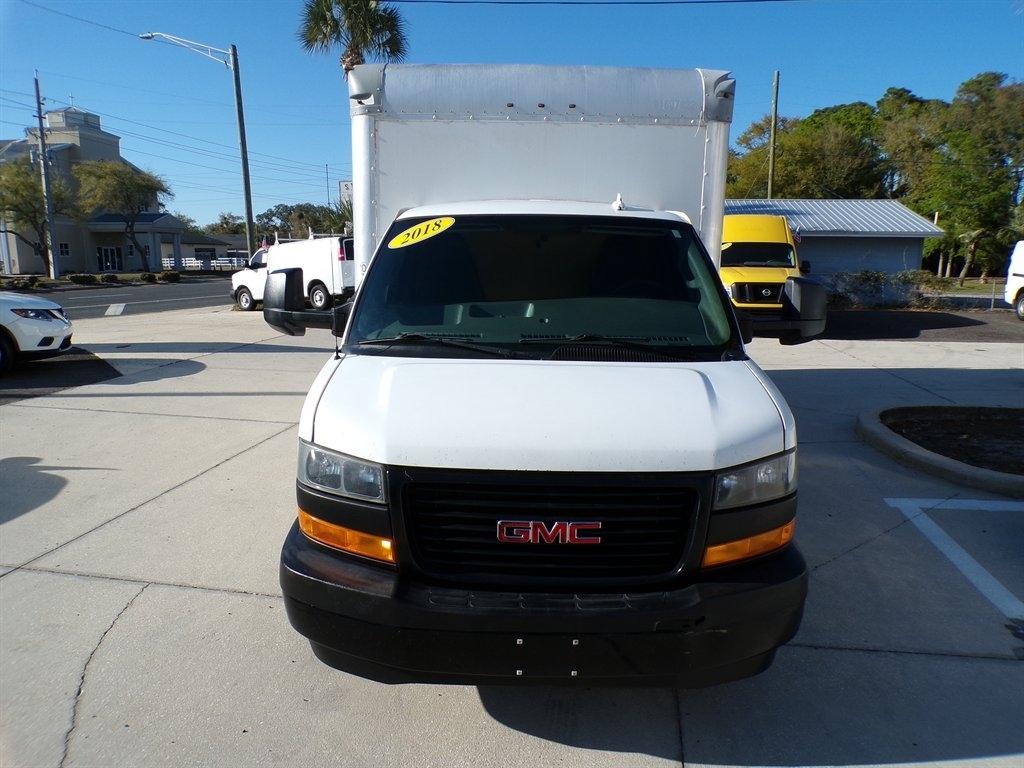 GMC Savana Commercial Cutaway 3500 Van 177" 2018