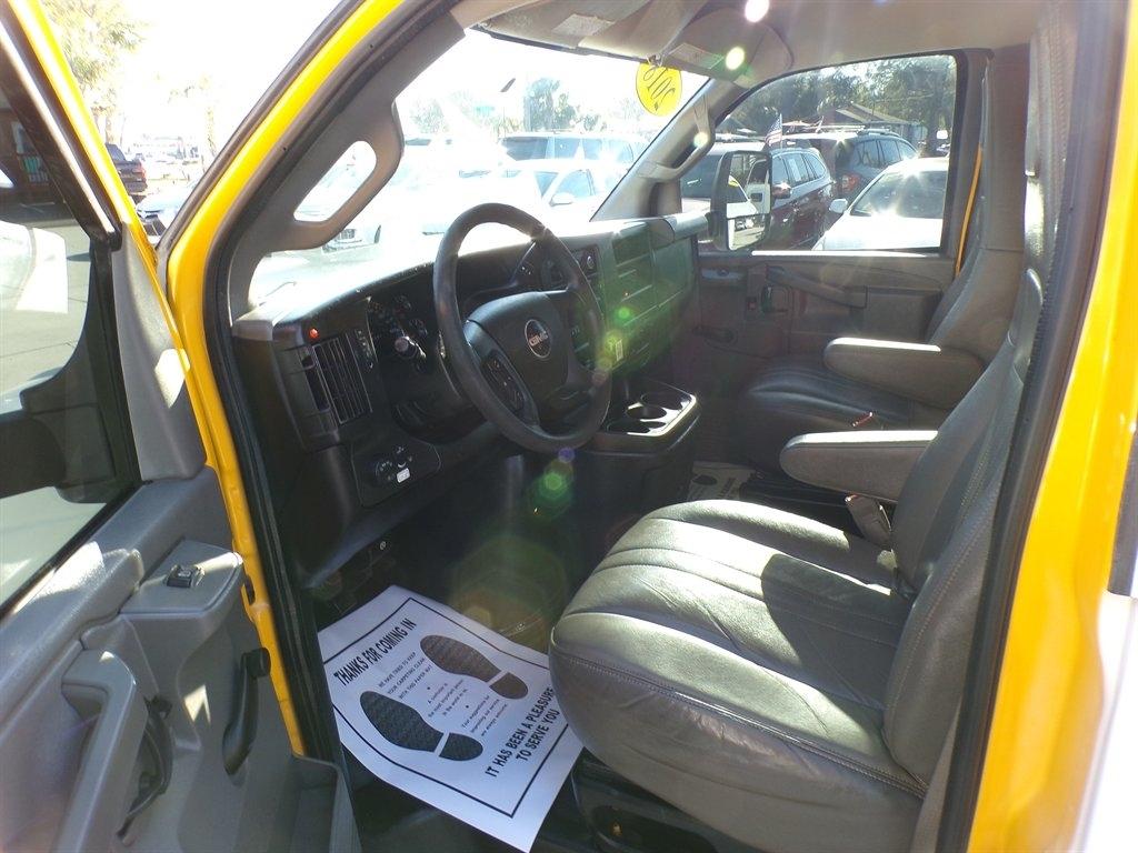 GMC Savana Commercial Cutaway 3500 Van 177" 2018