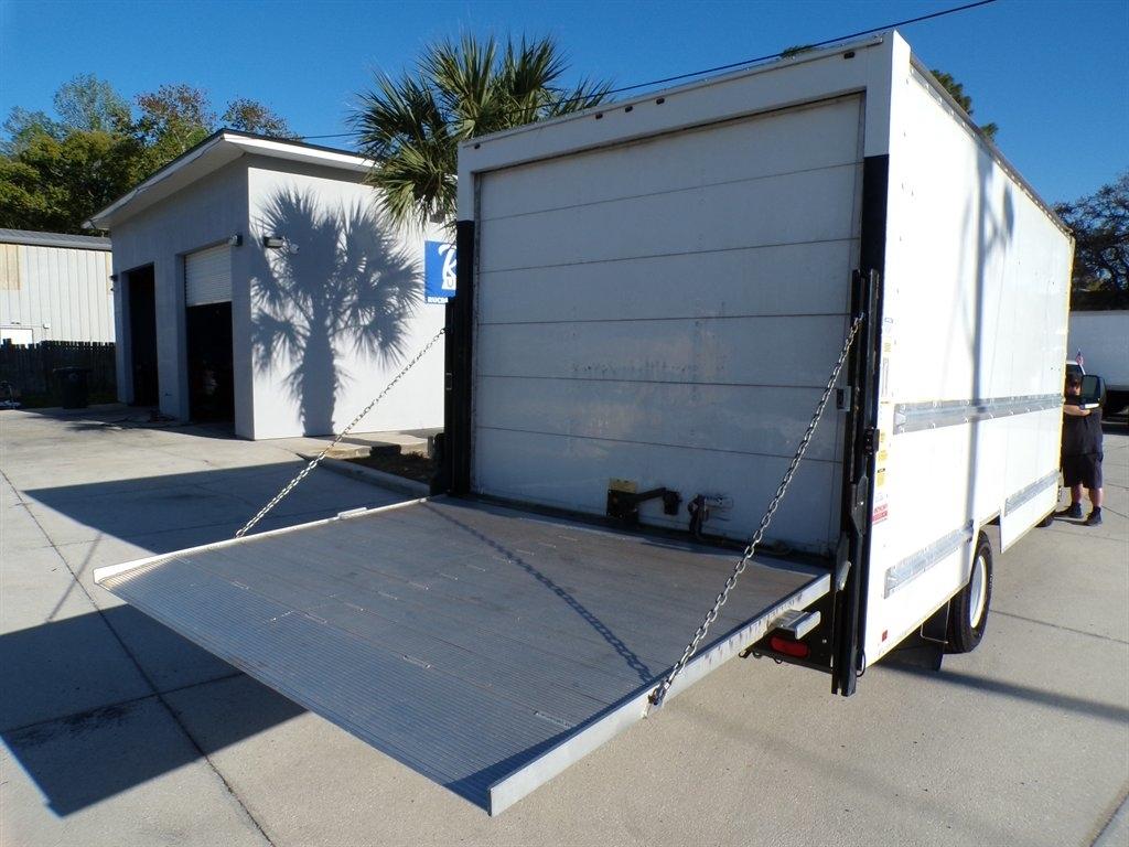 GMC Savana Commercial Cutaway 3500 Van 177" 2018