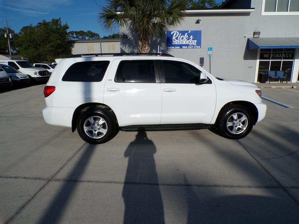 Toyota Sequoia SR5 RWD (Natl) 2017