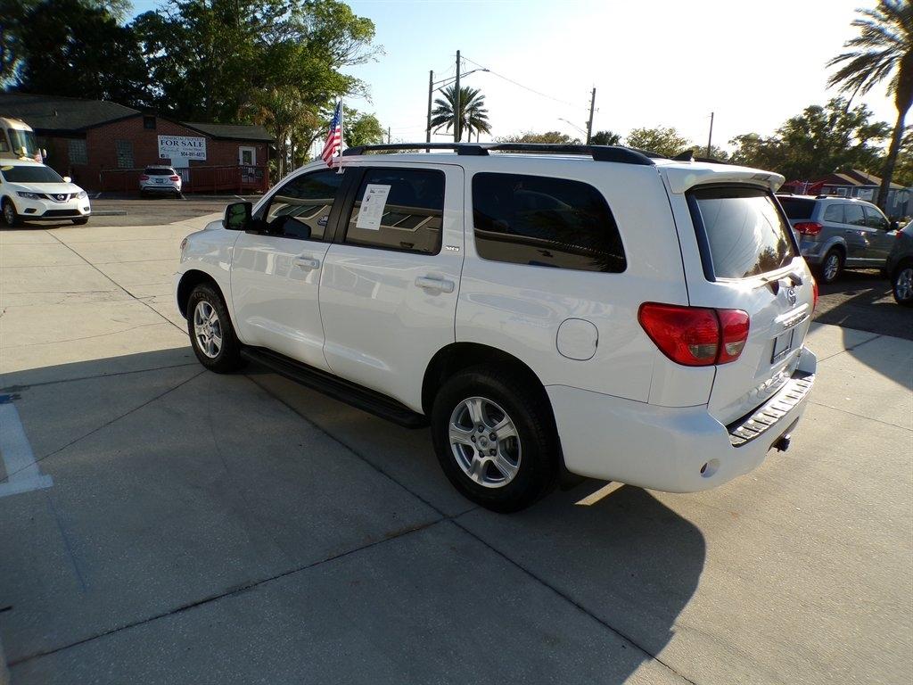 Toyota Sequoia SR5 RWD (Natl) 2017