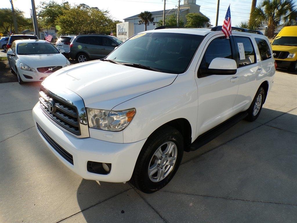 Toyota Sequoia SR5 RWD (Natl) 2017