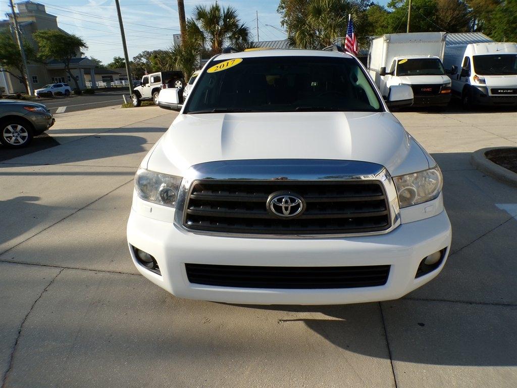 Toyota Sequoia SR5 RWD (Natl) 2017