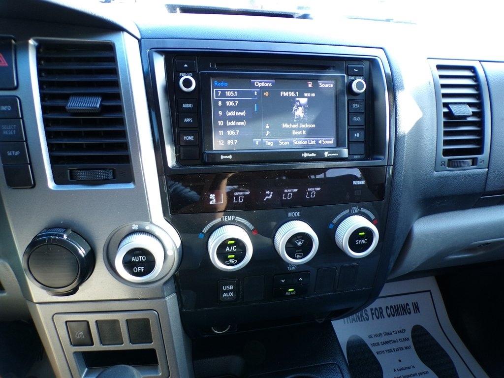 Toyota Sequoia SR5 RWD (Natl) 2017