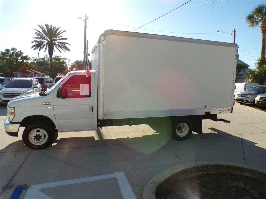 Ford Econoline Commercial Cutaway E-350 Super Duty 138" 5-Spd SRW 2012