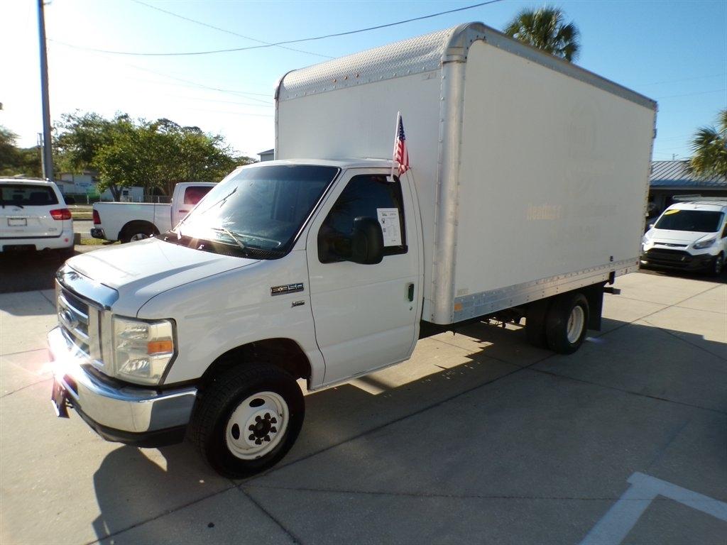 Ford Econoline Commercial Cutaway E-350 Super Duty 138" 5-Spd SRW 2012