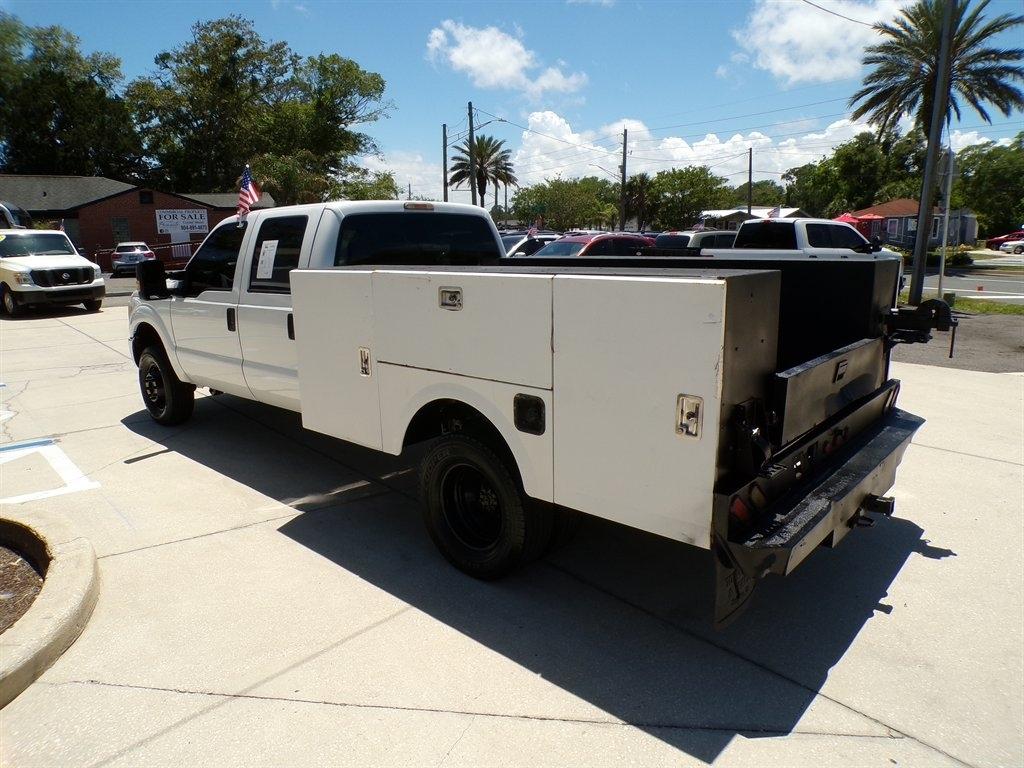 Ford Super Duty F-350 DRW 4WD Crew Cab 176" WB 60" CA XL 2014