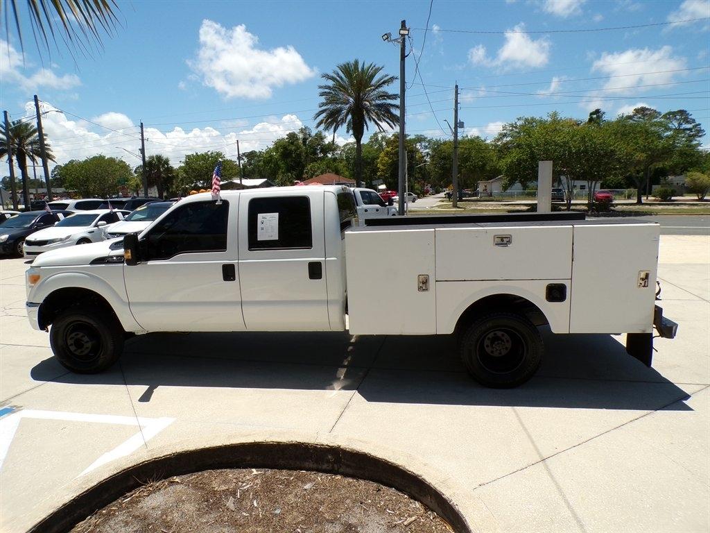 Ford Super Duty F-350 DRW 4WD Crew Cab 176" WB 60" CA XL 2014