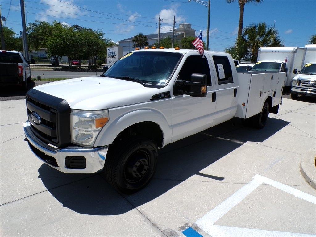 Ford Super Duty F-350 DRW 4WD Crew Cab 176" WB 60" CA XL 2014