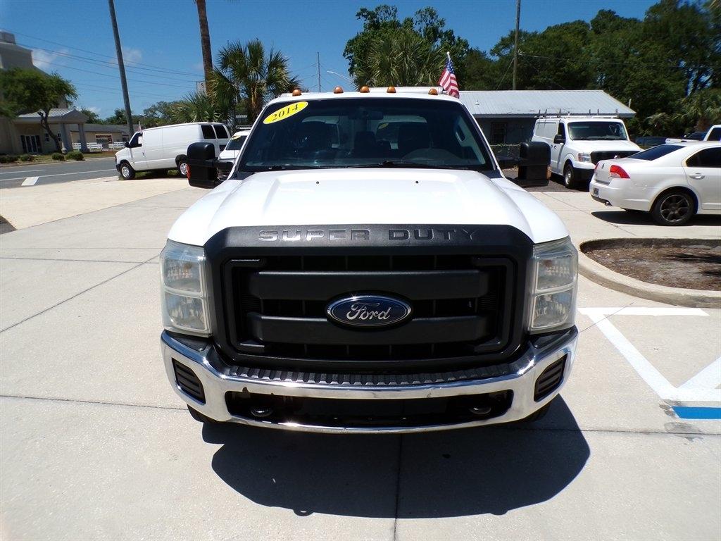 Ford Super Duty F-350 DRW 4WD Crew Cab 176" WB 60" CA XL 2014