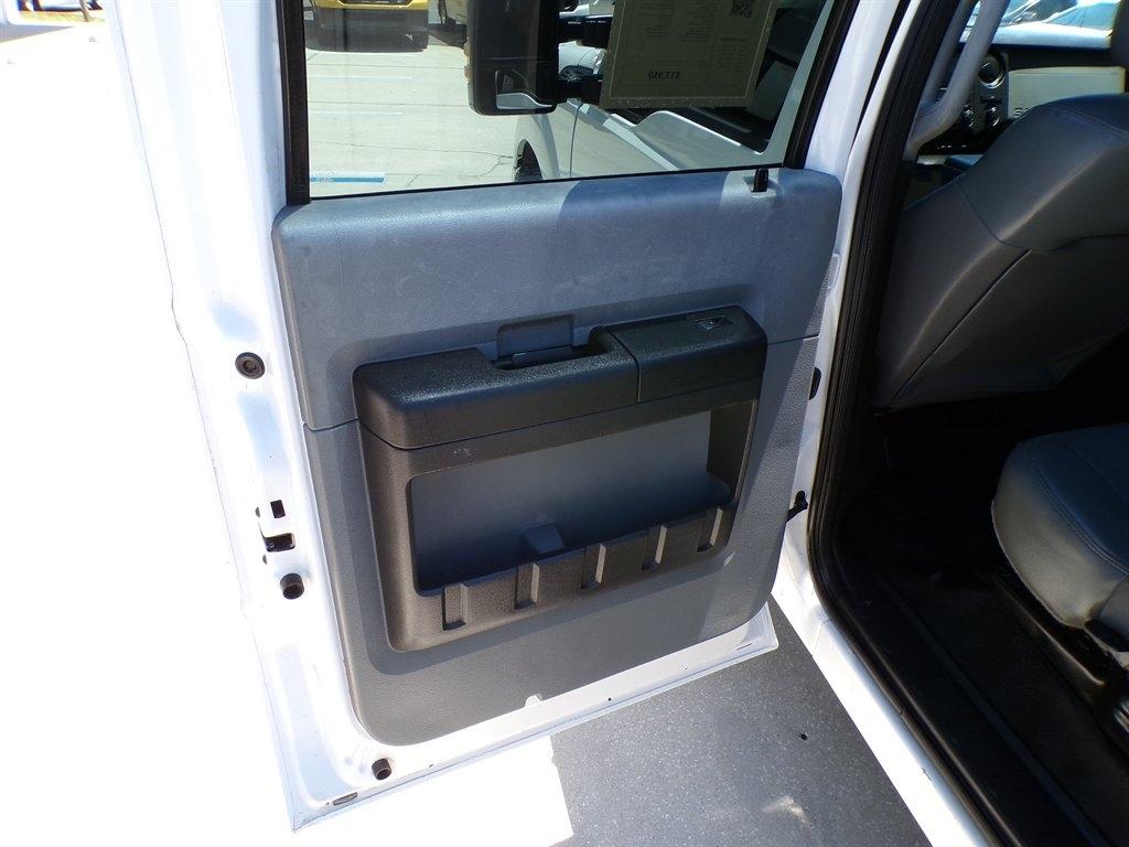 Ford Super Duty F-350 DRW 4WD Crew Cab 176" WB 60" CA XL 2014