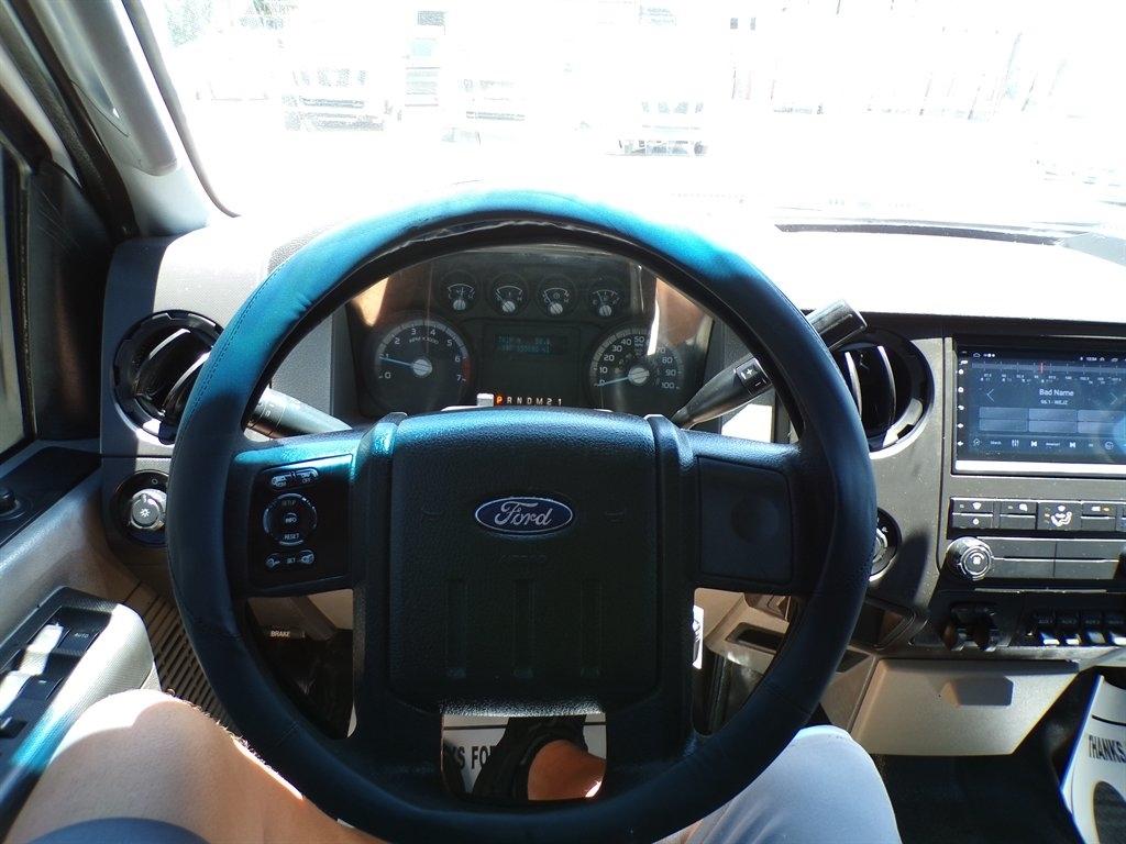 Ford Super Duty F-350 DRW 4WD Crew Cab 176" WB 60" CA XL 2014