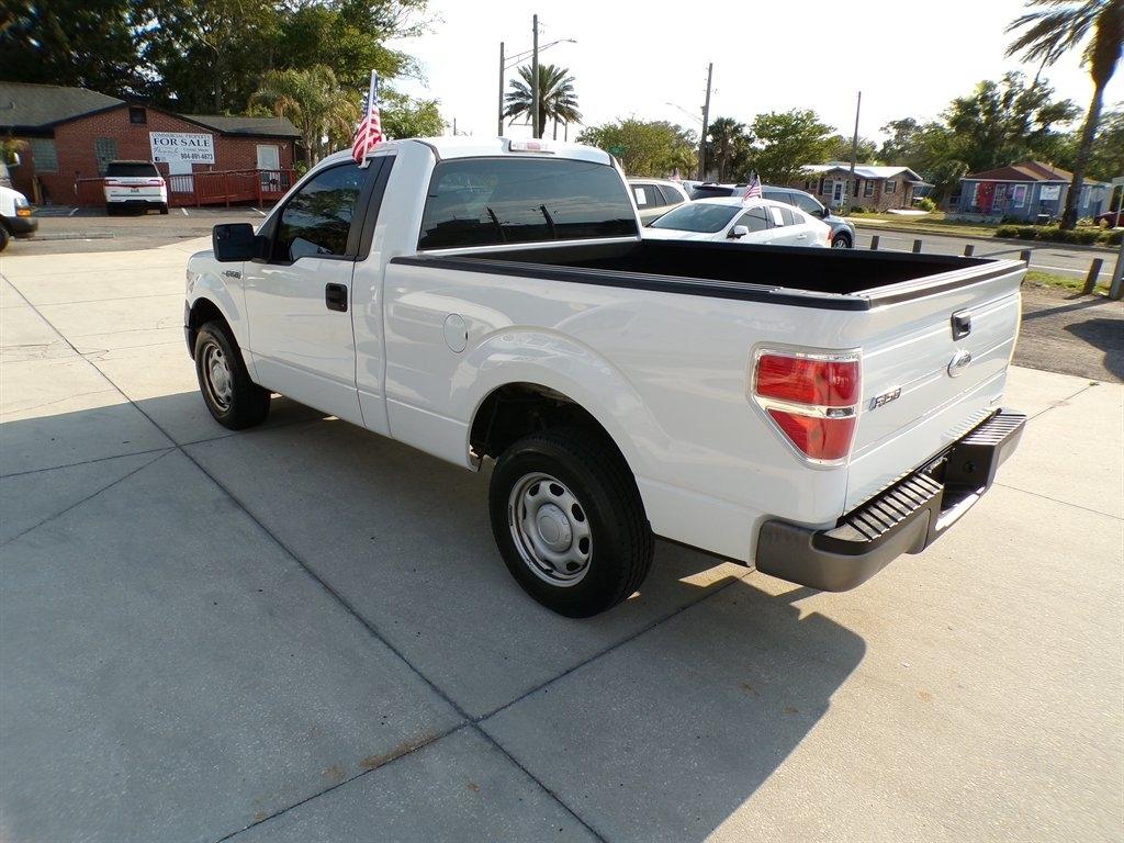 Ford F-150 2WD Reg Cab 126" XLT 2011
