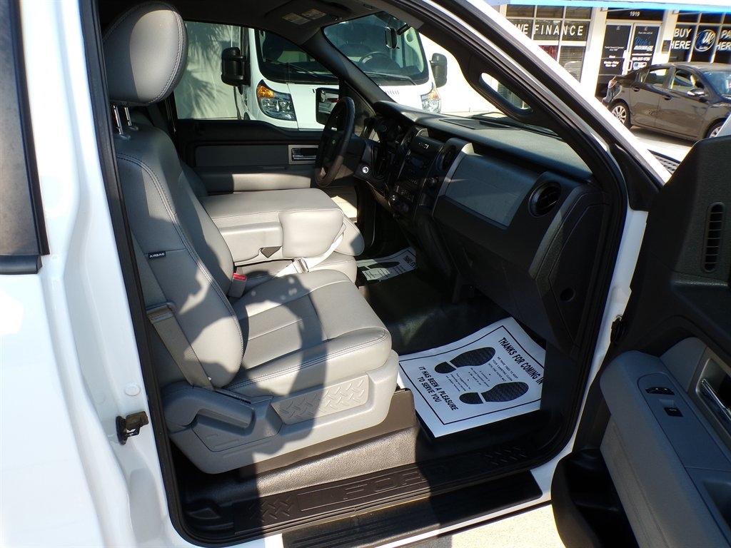 Ford F-150 2WD Reg Cab 126" XLT 2011