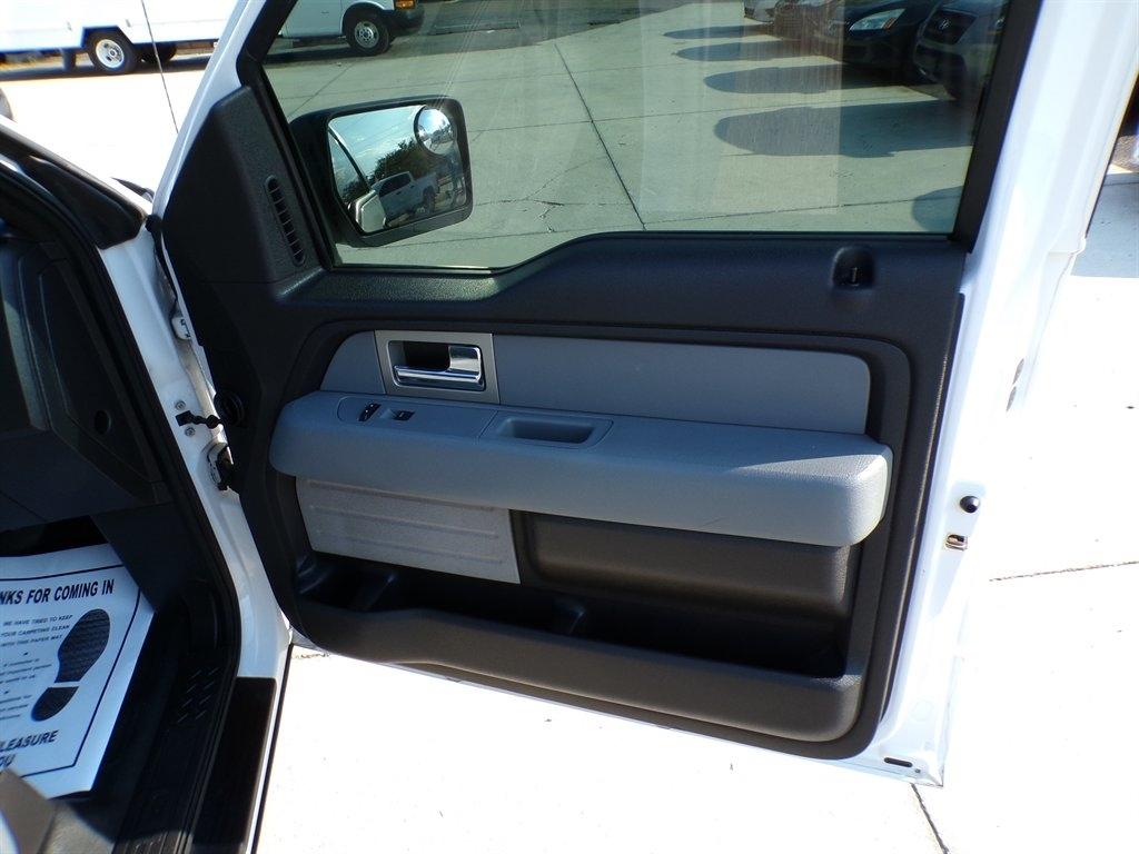 Ford F-150 2WD Reg Cab 126" XLT 2011