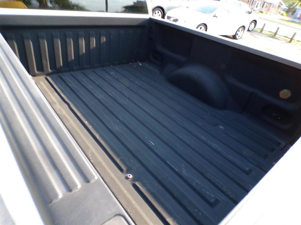 Ford F-150 2WD Reg Cab 126" XLT 2011