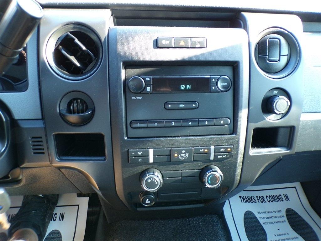 Ford F-150 2WD Reg Cab 126" XLT 2011