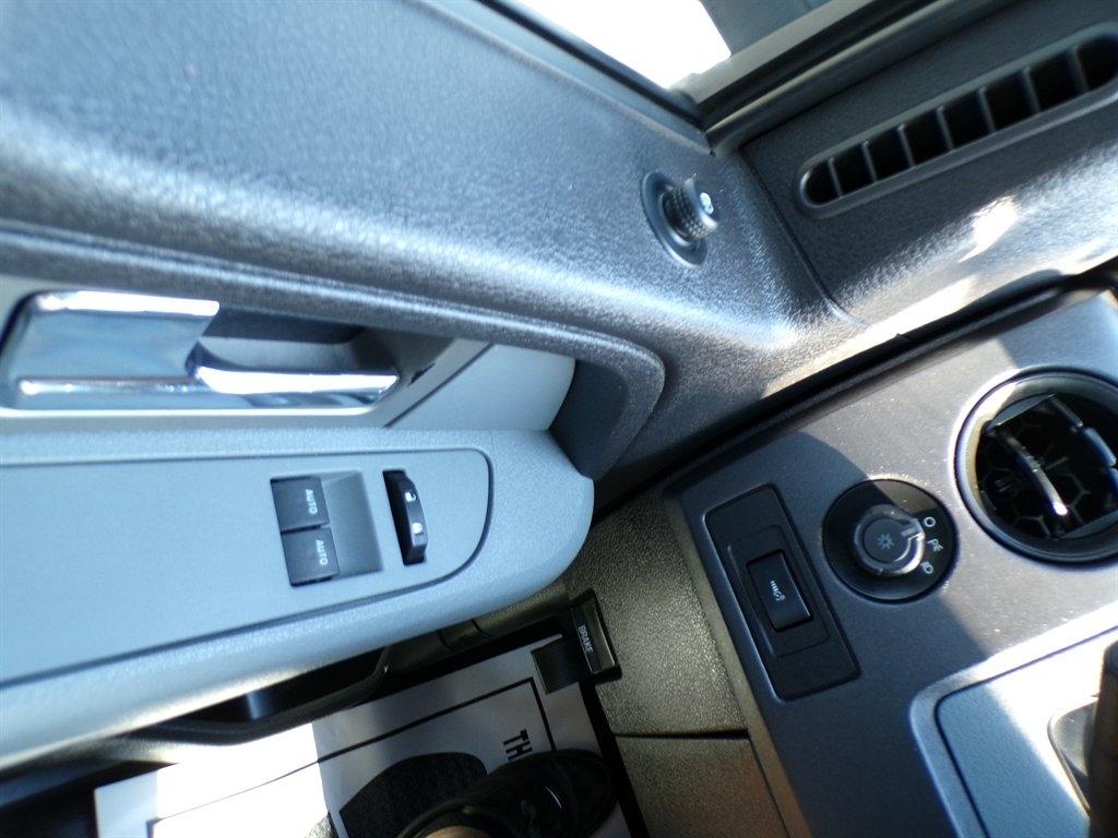 Ford F-150 2WD Reg Cab 126" XLT 2011