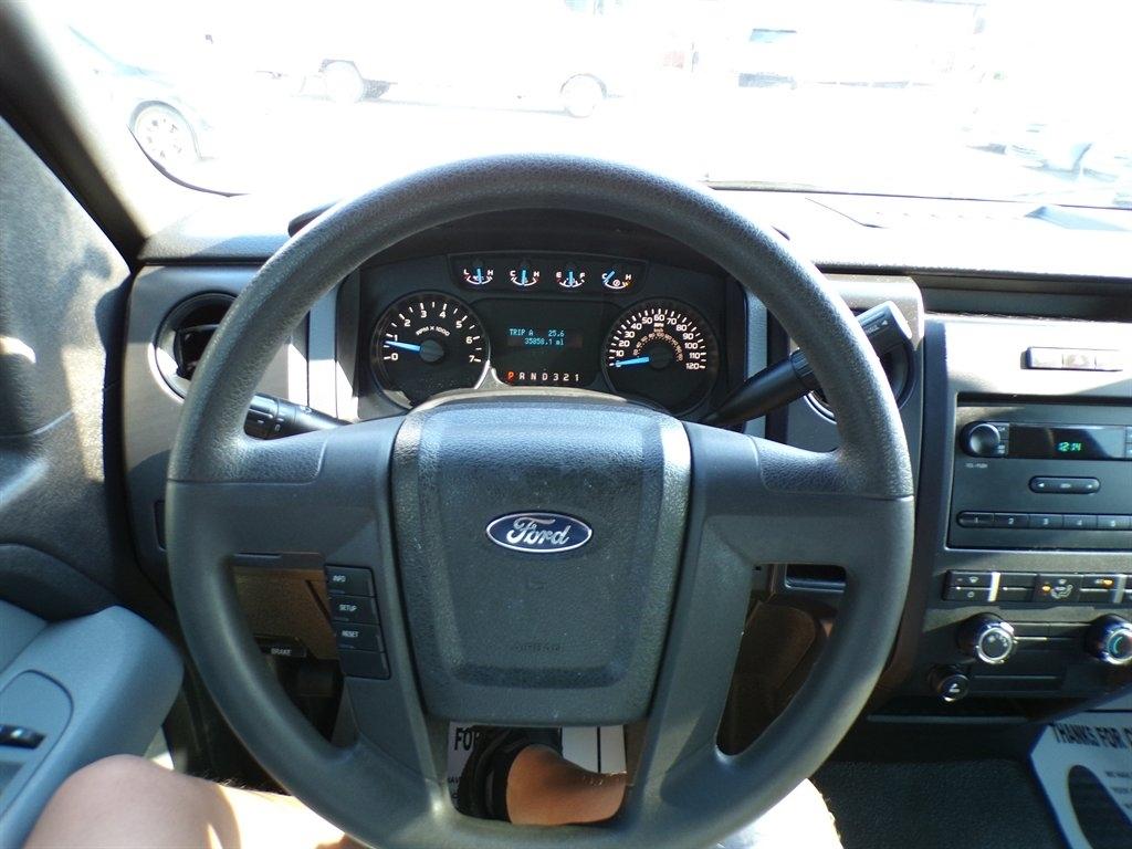 Ford F-150 2WD Reg Cab 126" XLT 2011