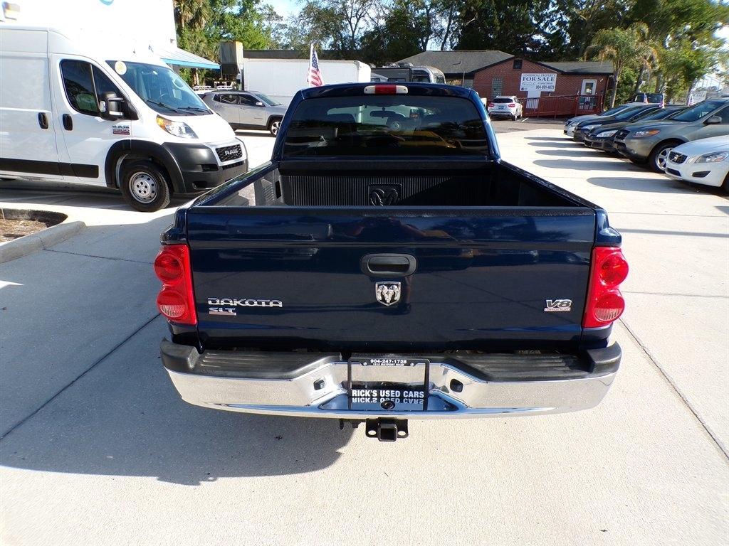 Dodge Dakota 4dr Quad Cab 131" WB SLT 2005