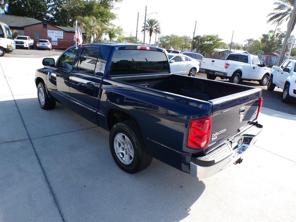 Dodge Dakota 4dr Quad Cab 131" WB SLT 2005