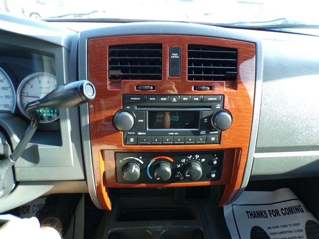 Dodge Dakota 4dr Quad Cab 131" WB SLT 2005