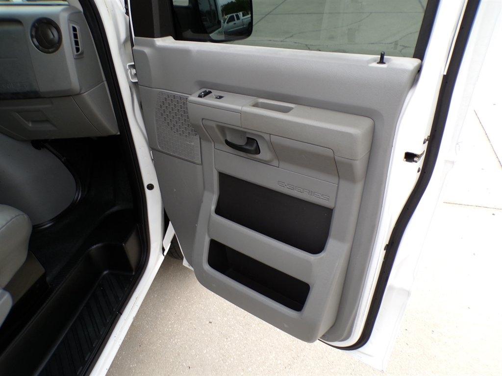 Ford Econoline Cargo Van E-250 Recreational 2011