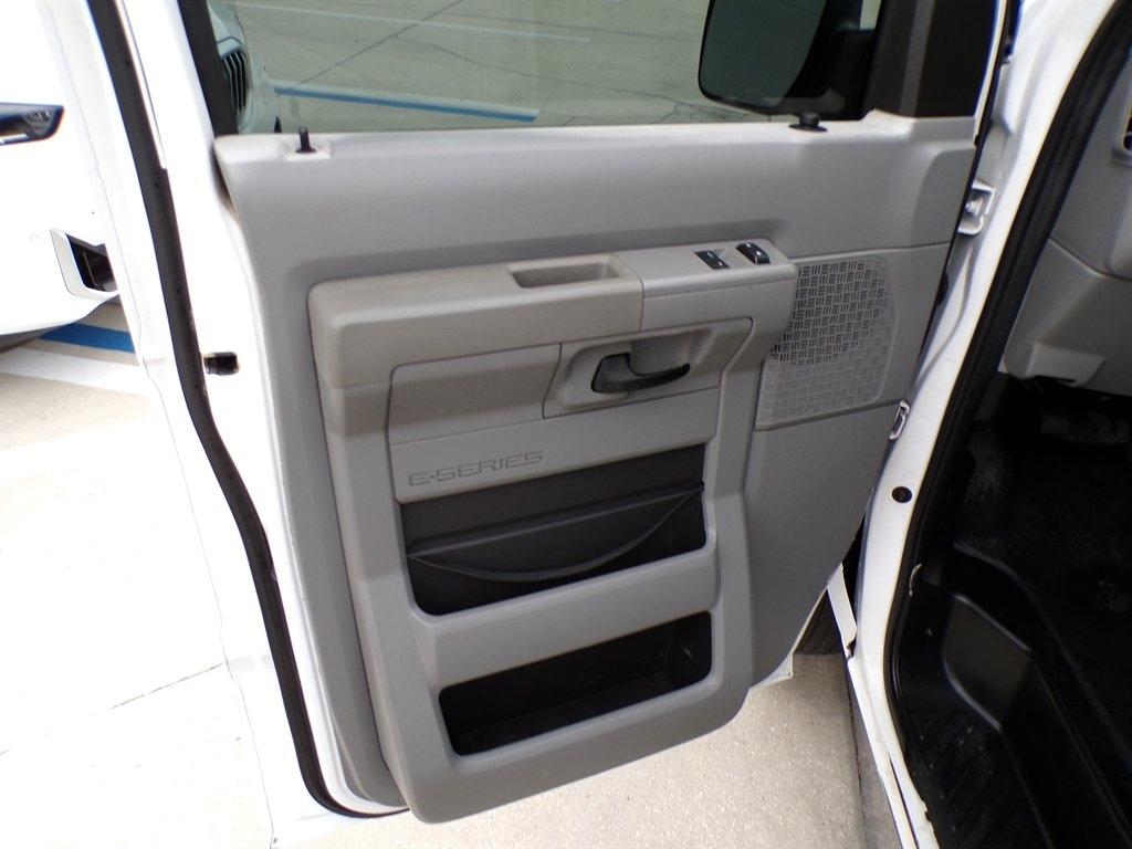 Ford Econoline Cargo Van E-250 Recreational 2011
