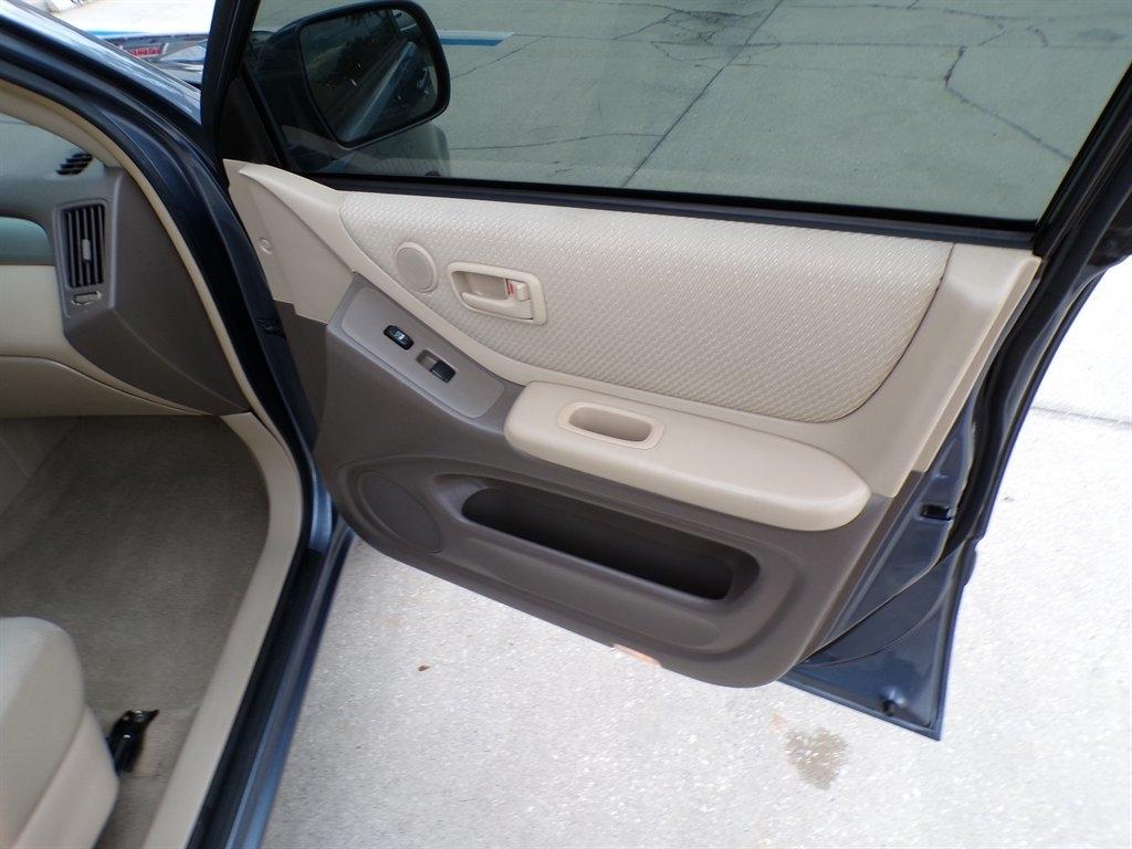 Toyota Highlander 2WD 4dr 4-Cyl (Natl) 2007