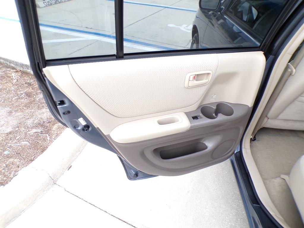 Toyota Highlander 2WD 4dr 4-Cyl (Natl) 2007