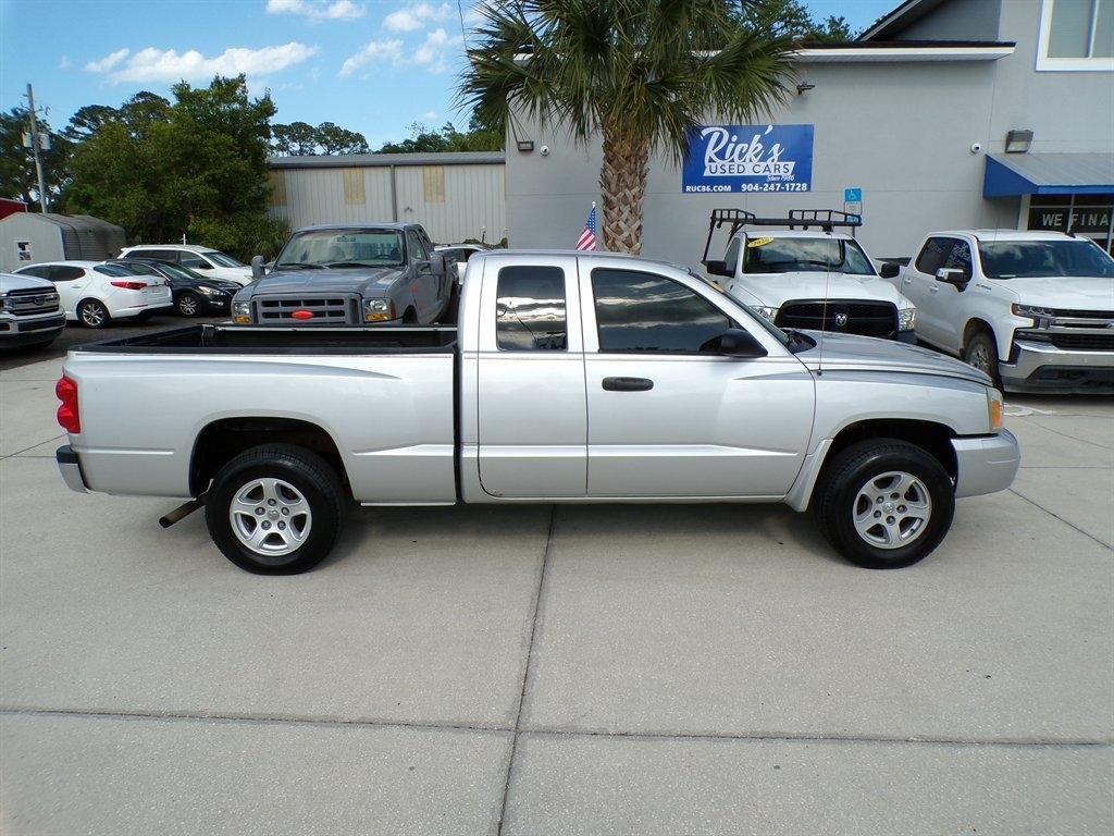 Dodge Dakota 2dr Club Cab 131 SLT 2006