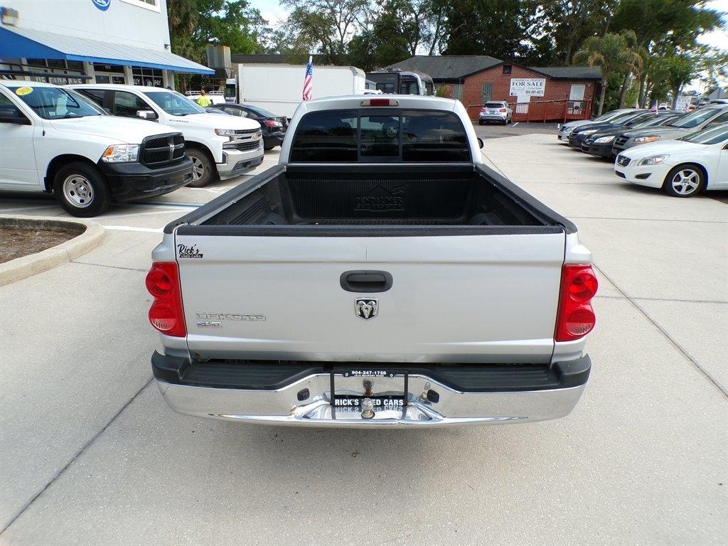Dodge Dakota 2dr Club Cab 131 SLT 2006