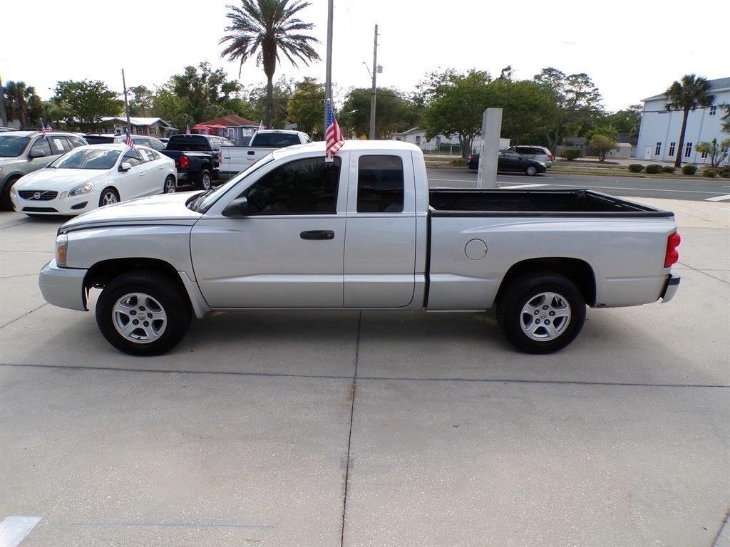 Dodge Dakota 2dr Club Cab 131 SLT 2006
