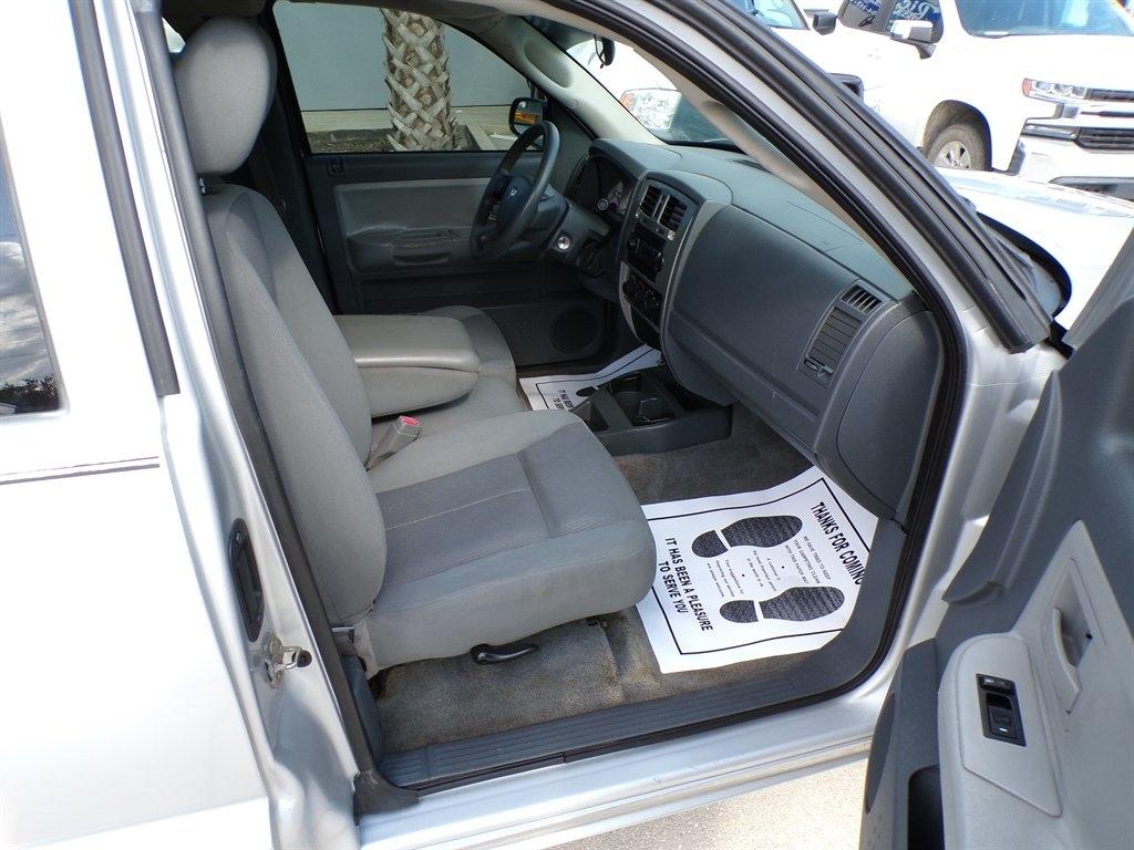 Dodge Dakota 2dr Club Cab 131 SLT 2006