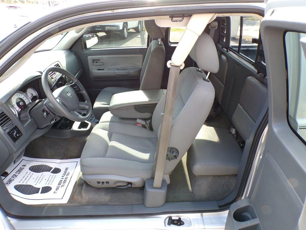 Dodge Dakota 2dr Club Cab 131 SLT 2006