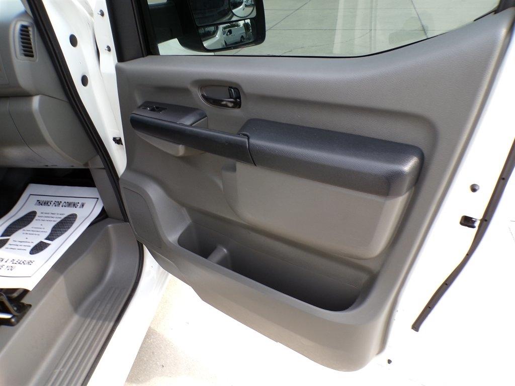 Nissan NV Standard Roof 1500 V6 S 2016